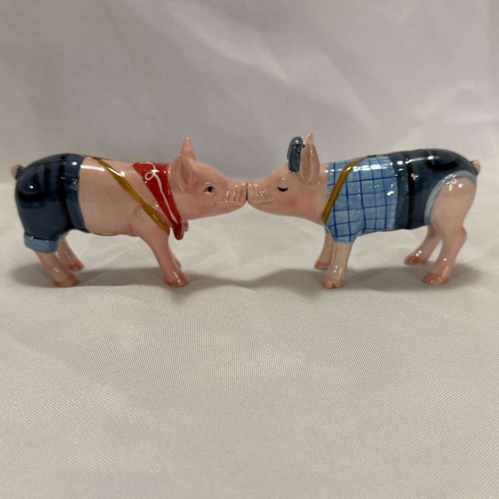 Vintage Kissing Pig Salt & Pepper Shakers Magnetic Farmhouse Country Kitchen - Picture 4 of 7